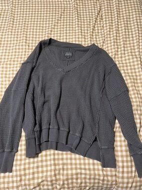 American Eagle “Seriously Lived-In” Waffle Knit V-Neck Pullover | Gray | Medium